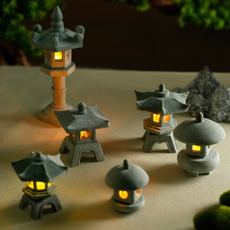 Fish Aquarium Home - Mini Pagoda Lantern Light Garden Statue